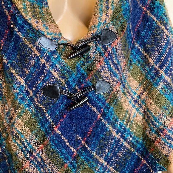 Plaid button closure knit poncho with fringe one size - Picture 2 of 8